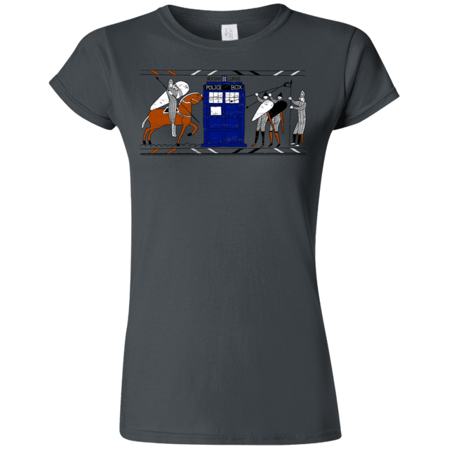 T-Shirts Charcoal / S Nocens Lupus Tardis in the Bayeux Tapestry Junior Slimmer-Fit T-Shirt