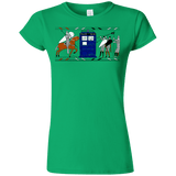 T-Shirts Irish Green / S Nocens Lupus Tardis in the Bayeux Tapestry Junior Slimmer-Fit T-Shirt