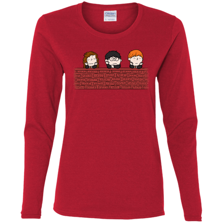 T-Shirts Red / S Brick Wall Women's Long Sleeve T-Shirt