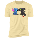 T-Shirts Banana Cream / S Dragon and Alien Kiss Men's Premium T-Shirt