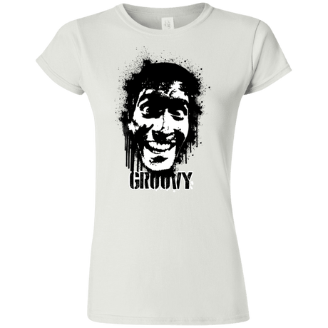 T-Shirts White / S Groovy Junior Slimmer-Fit T-Shirt