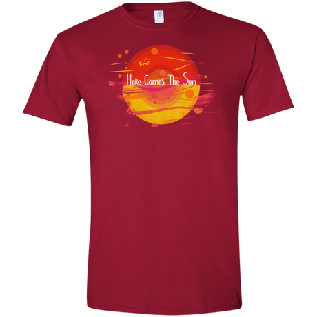 T-Shirts Cardinal Red / S Here Comes The Sun (1) Men's Semi-Fitted Softstyle