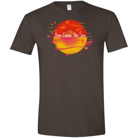 T-Shirts Dark Chocolate / S Here Comes The Sun (1) Men's Semi-Fitted Softstyle