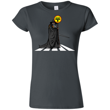 T-Shirts Charcoal / S Hobbit Crossing Junior Slimmer-Fit T-Shirt