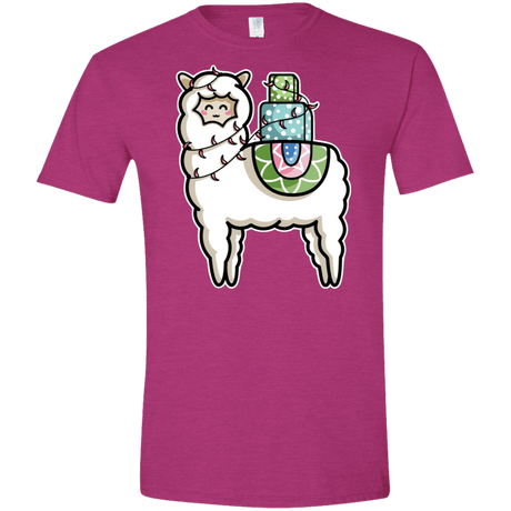 T-Shirts Antique Heliconia / S Kawaii Cute Llama Carrying Presents Men's Semi-Fitted Softstyle