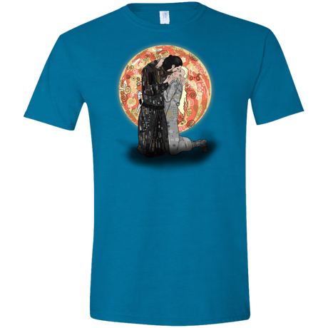 T-Shirts Antique Sapphire / S Kiss Jon and Dany Men's Semi-Fitted Softstyle