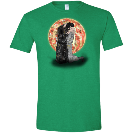 T-Shirts Heather Irish Green / S Kiss Jon and Dany Men's Semi-Fitted Softstyle