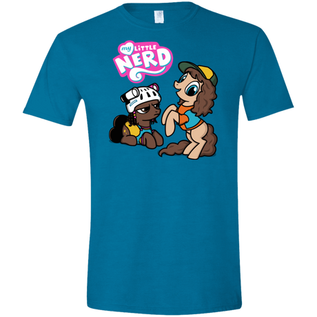 T-Shirts Antique Sapphire / S My Little Nerd Men's Semi-Fitted Softstyle