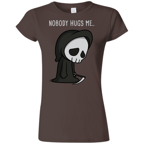 T-Shirts Dark Chocolate / S Nobody Hugs Me Junior Slimmer-Fit T-Shirt