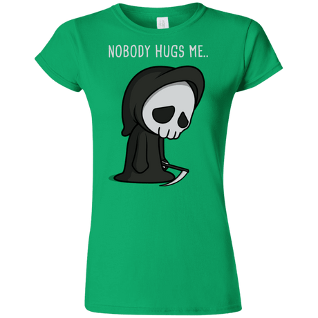 T-Shirts Irish Green / S Nobody Hugs Me Junior Slimmer-Fit T-Shirt