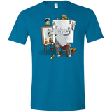 T-Shirts Antique Sapphire / S Retrato de un Robot Men's Semi-Fitted Softstyle