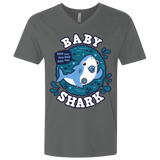 T-Shirts Heavy Metal / X-Small Shark Family trazo - Baby Boy chupete Men's Premium V-Neck