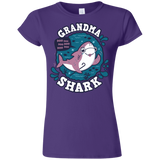 T-Shirts Purple / S Shark Family trazo - Grandma Junior Slimmer-Fit T-Shirt