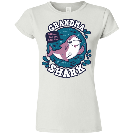 T-Shirts White / S Shark Family trazo - Grandma Junior Slimmer-Fit T-Shirt