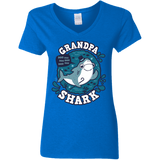 T-Shirts Royal / S Shark Family trazo - Grandpa Women's V-Neck T-Shirt