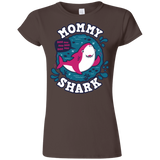 T-Shirts Dark Chocolate / S Shark Family trazo - Mommy Junior Slimmer-Fit T-Shirt