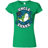 T-Shirts Irish Green / S Shark Family trazo - Uncle Junior Slimmer-Fit T-Shirt