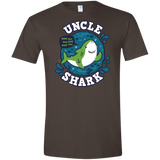 T-Shirts Dark Chocolate / S Shark Family trazo - Uncle Men's Semi-Fitted Softstyle
