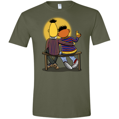 T-Shirts Military Green / S Sunset Street Men's Semi-Fitted Softstyle