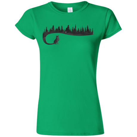 T-Shirts Irish Green / S Wolf Tail Junior Slimmer-Fit T-Shirt